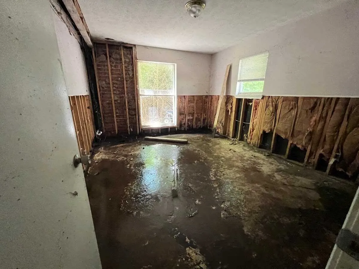 Water Damage Restoration services in Bedford, IN